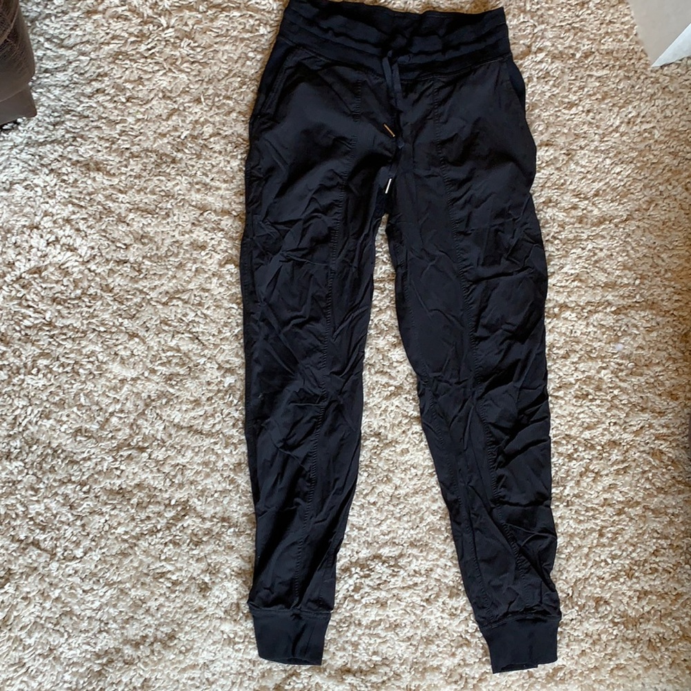 EUC Lululemon Dance Studio Jogger size 6
